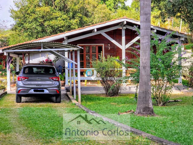 Imagem: A fazenda possui 2 Dormitórios, 1 Suíte, 3 Banheiros, 1