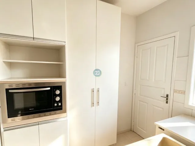 Imagem 6: Alugo casa com 03 quartos, 150 m² privativo, 01 vaga de garagem, deck com piscina e