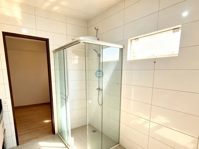 Imagem 4: Alugo casa com 03 quartos, 150 m² privativo, 01 vaga de garagem, deck com piscina e