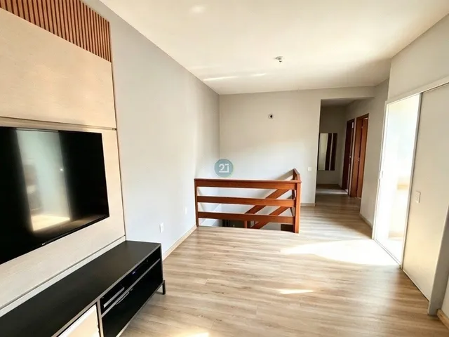 Imagem 7: Alugo casa com 03 quartos, 150 m² privativo, 01 vaga de garagem, deck com piscina e