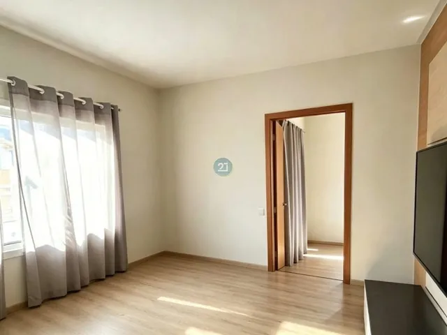 Imagem 13: Alugo casa com 03 quartos, 150 m² privativo, 01 vaga de garagem, deck com piscina e