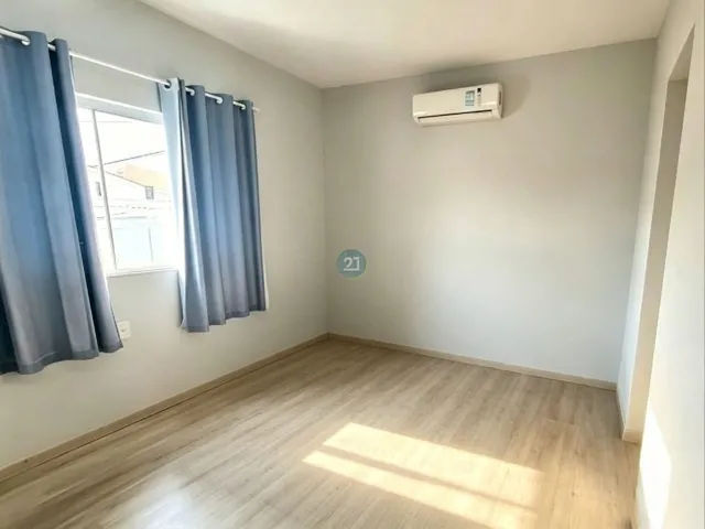 Imagem 9: Alugo casa com 03 quartos, 150 m² privativo, 01 vaga de garagem, deck com piscina e