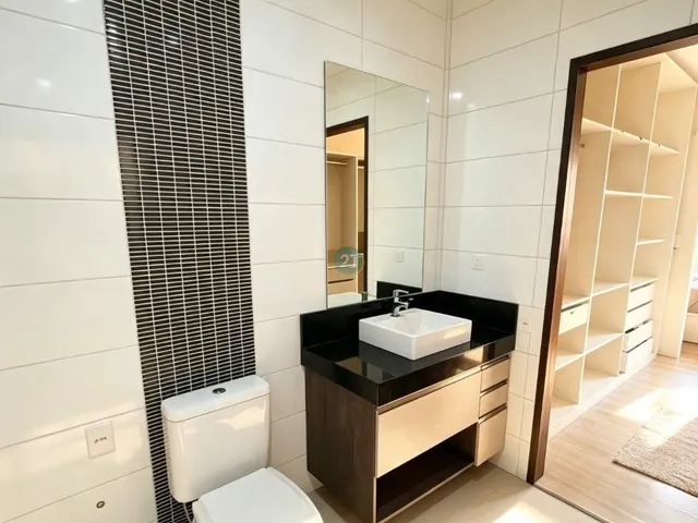 Imagem 10: Alugo casa com 03 quartos, 150 m² privativo, 01 vaga de garagem, deck com piscina e