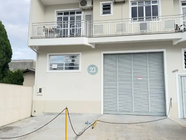 Imagem 3: Alugo galpão com 200m² e mezanino com 28m², com 03 vagas de estacionamento, no bairro
