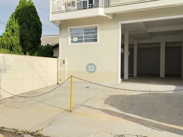 Imagem 4: Alugo galpão com 200m² e mezanino com 28m², com 03 vagas de estacionamento, no bairro
