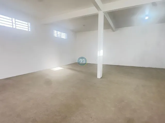 Imagem 8: Alugo galpão com 200m² e mezanino com 28m², com 03 vagas de estacionamento, no bairro