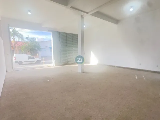 Imagem 11: Alugo galpão com 200m² e mezanino com 28m², com 03 vagas de estacionamento, no bairro