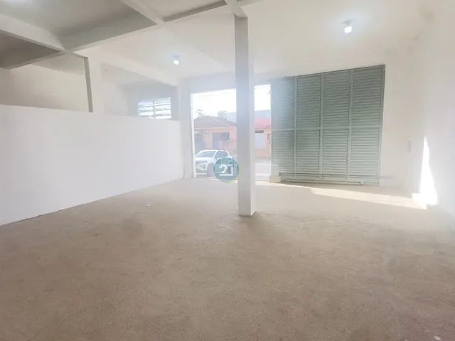 Imagem 6: Alugo galpão com 200m² e mezanino com 28m², com 03 vagas de estacionamento, no bairro