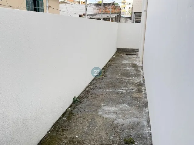 Imagem 5: Alugo galpão com 200m² e mezanino com 28m², com 03 vagas de estacionamento, no bairro