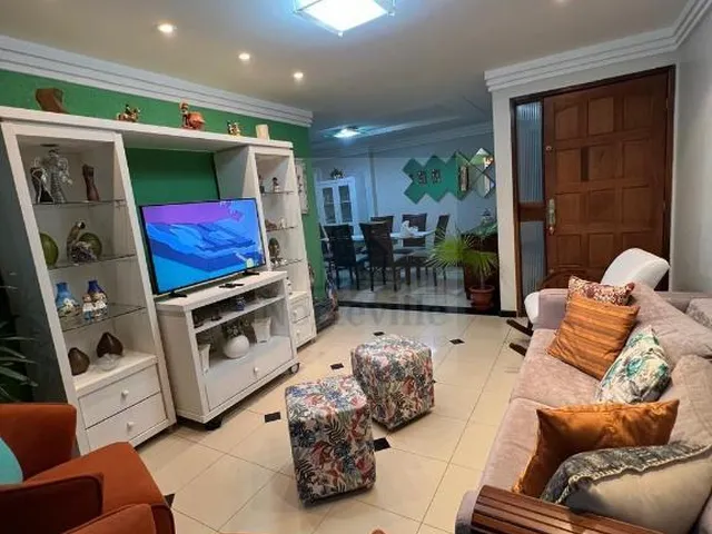 Imagem: O apartamento possui 3 Dormitórios, 1 Suíte, 1 Banheiro,