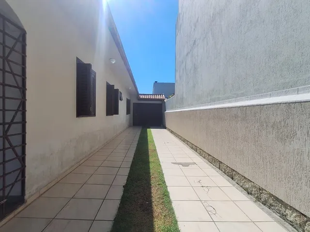Imagem 8: Casa Térrea de 5 Dormitórios no Centro Terreno de 503 M²
