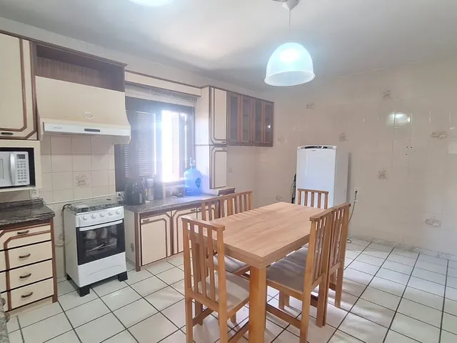 Imagem 2: Casa Térrea de 5 Dormitórios no Centro Terreno de 503 M²