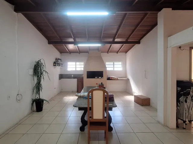 Imagem 5: Casa Térrea de 5 Dormitórios no Centro Terreno de 503 M²
