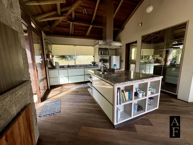 Imagem 7: Casa com Vista Ao Mar À Venda em Garopaba Sc