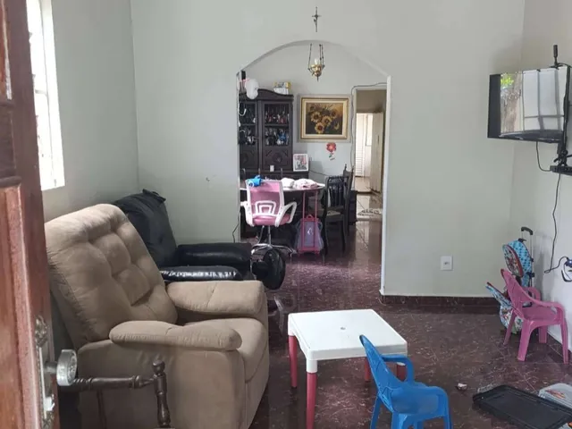 Imagem 2: Casa À Venda em Montes Claros, Centro, com 7 Quartos, 250M²