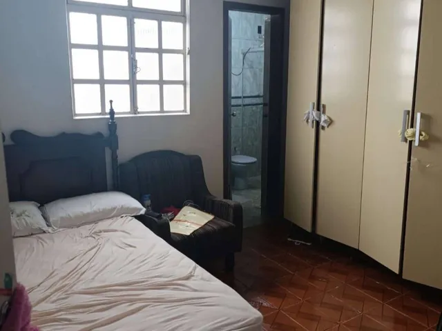 Imagem 4: Casa À Venda em Montes Claros, Centro, com 7 Quartos, 250M²