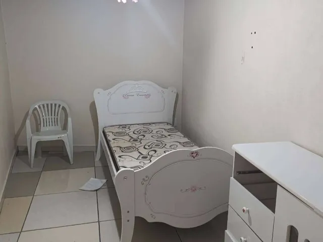 Imagem 15: Casa À Venda em Montes Claros, Centro, com 7 Quartos, 250M²