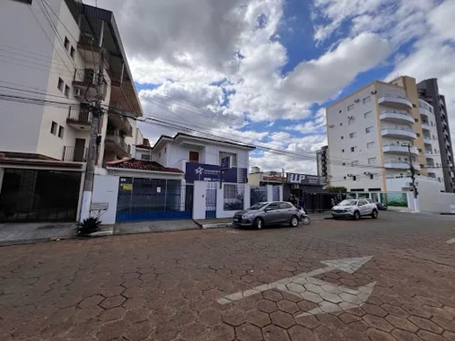 Imagem 2: Casa com 4 dormitórios para alugar, 194 m² por R$ 4.500,00/mês - Centro - Patos de