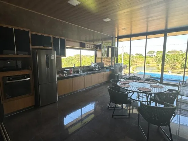 Imagem 9: Casa Chácara de Alto Padrão com 4 Suítes e Piscina em Trindade