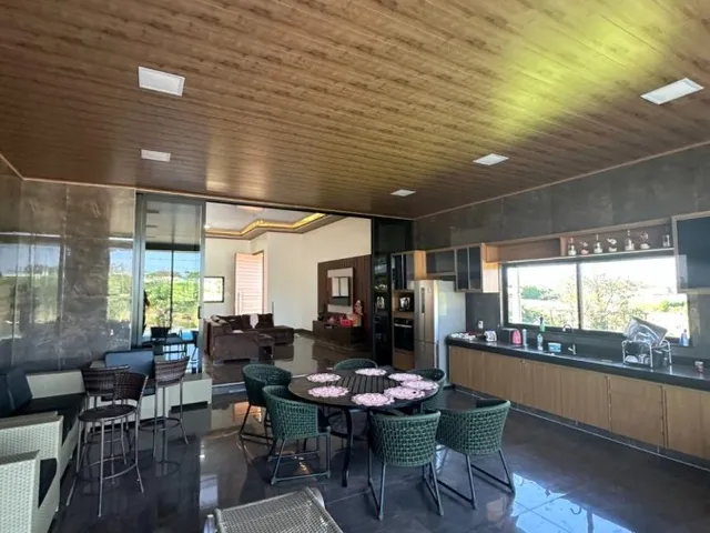 Imagem 4: Casa Chácara de Alto Padrão com 4 Suítes e Piscina em Trindade