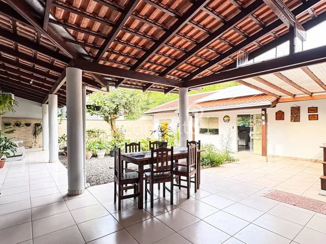 Imagem 10: Casa Agua Verde Casa com 3 dormitórios