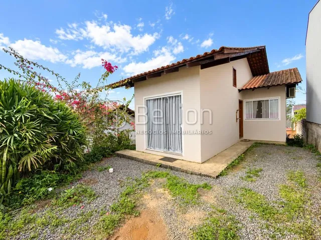 Imagem: Casa Semimobiliada com 2 Quartos à Venda
