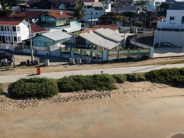 Imagem: Casa pé na areia em Penha Sc