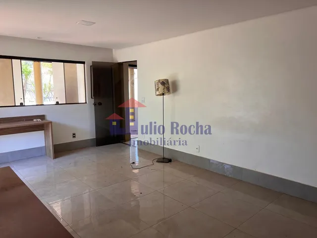 Imagem 14: Casa com 4 Quartos, 1 Suítes, Piscina e Churrasqueira no Condomínio Interlagos