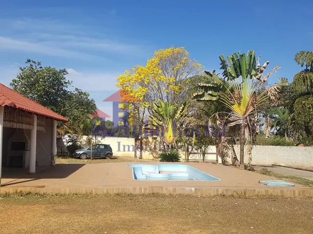 Imagem 7: Casa com 4 Quartos, 1 Suítes, Piscina e Churrasqueira no Condomínio Interlagos