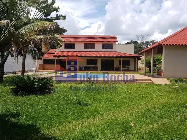 Imagem 10: Casa com 4 Quartos, 1 Suítes, Piscina e Churrasqueira no Condomínio Interlagos