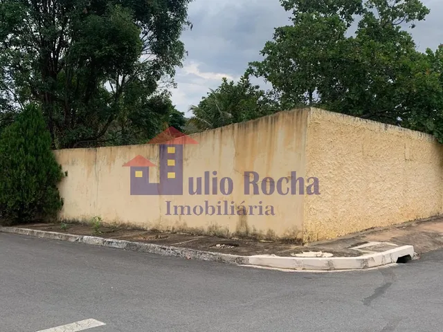 Imagem 3: Casa com 4 Quartos, 1 Suítes, Piscina e Churrasqueira no Condomínio Interlagos