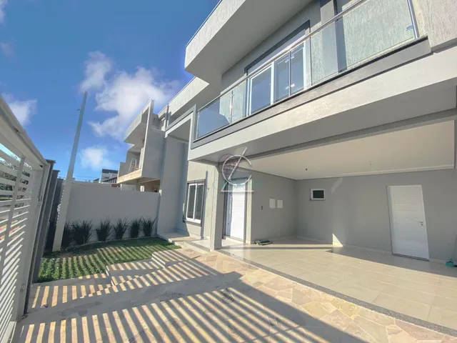 Imagem 8: Sobrado com piscina no Bairro Mont Serrat, com (03) três suítes e (02) duas vagas