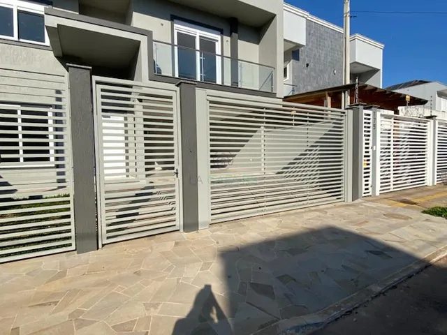 Imagem 14: Sobrado com piscina no Bairro Mont Serrat, com (03) três suítes e (02) duas vagas