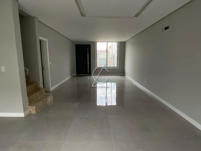 Imagem 5: Casa Sobrado no Bairro Moinhos de Vento com (03) três suítes, possui pátio