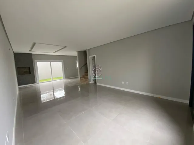 Imagem 9: Casa Sobrado no Bairro Moinhos de Vento com (03) três suítes, possui pátio