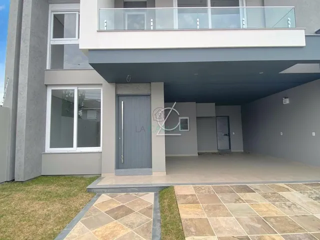 Imagem 11: Casa Sobrado no Bairro Moinhos de Vento com (03) três suítes, possui pátio
