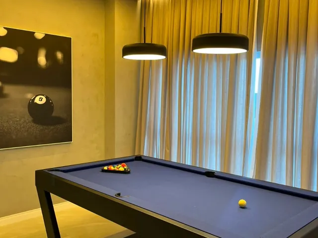 Imagem 2: Apartamento Mobiliado Frente Mar com 3 Quartos (1 Suíte) para Locação Anual no Barra