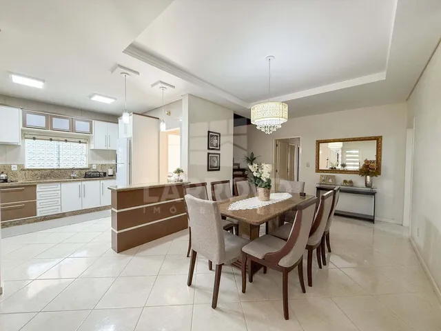 Imagem 2: Casa com 4 dormitórios