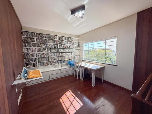 Imagem 6: Casa com 4 dormitórios