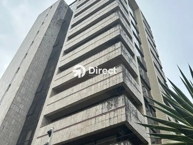 Imagem: A casa possui 4 Dormitórios, 4 Suítes, 6 Banheiros, 3