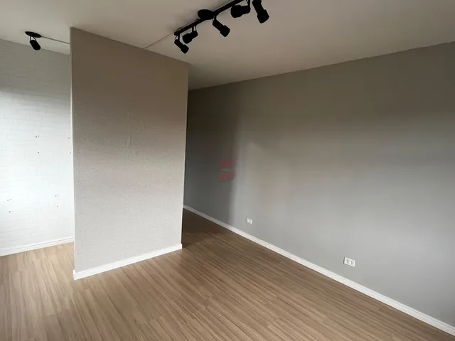Imagem 3: SALA COMERCIAL para alugar com 20m² por R$ 2.000,00 no bairro Centro - PINHAIS / PR