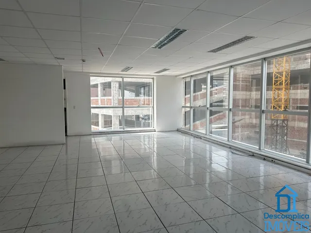 Imagem: A sala comercial possui 2 Dormitórios, 4 Banheiros, 4
