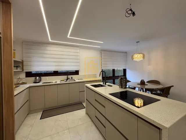 Imagem 7: Casa em estilo europeu, mobiliada e com fino acabamento em Timbó