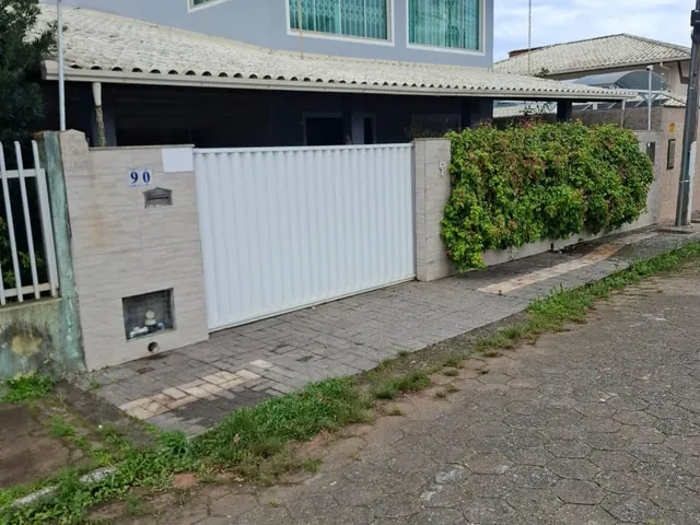 Imagem 2: Incrível Sobrado semi-mobiliado com mezanino no Centro de Penha/SC!