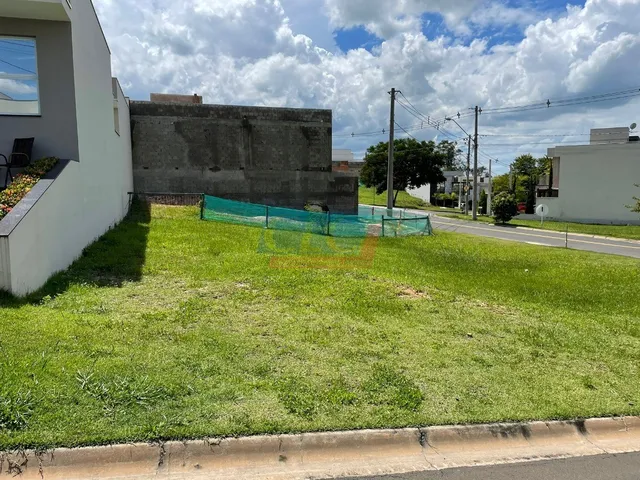 Imagem: O terreno possui 387m² de Área Privada e está localizado
