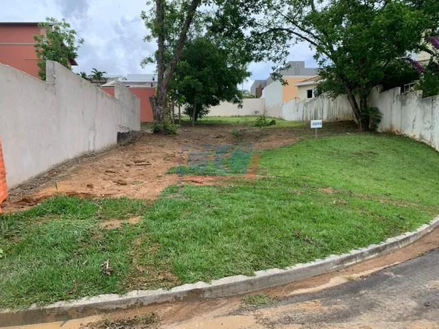 Imagem: O terreno possui 793m² de Área Privada e está localizado