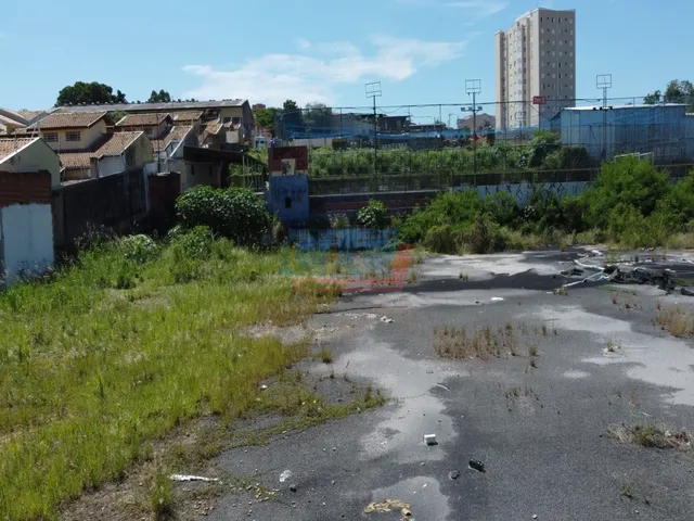Imagem: O terreno possui 1.200m² de Área Privada e está