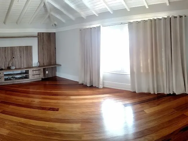 Imagem: A casa em condomínio possui 3 Dormitórios, 3 Suítes, 2