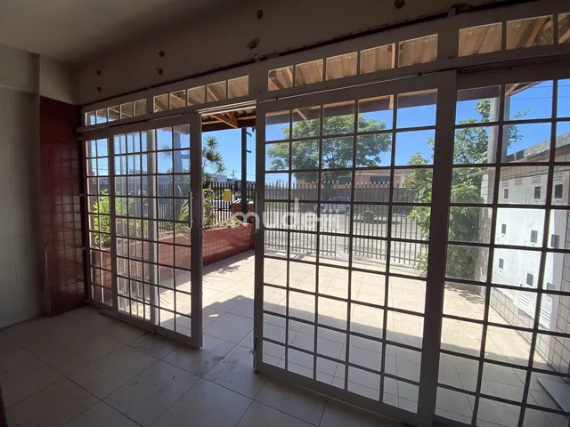 Imagem 5: Imóvel Comercial com Apartamentos Residenciais