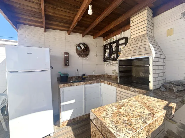 Imagem 2: Casa à Venda na Vila do Peró, Cabo Frio com Piscina e Churrasqueira